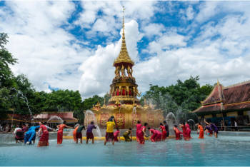 Water Splashing Festival